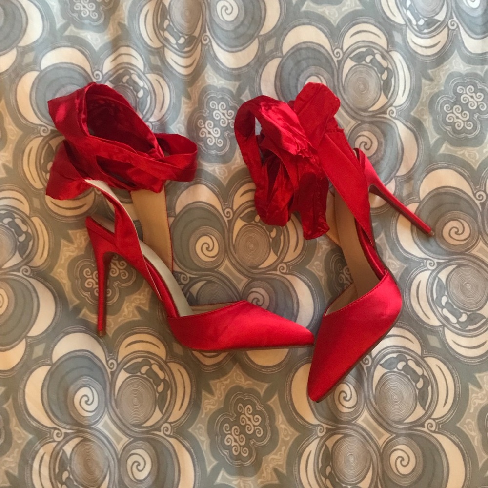 Red satin pointed toe ankle ribbon tie heels